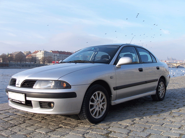 Mitsubishi carisma 2002 год